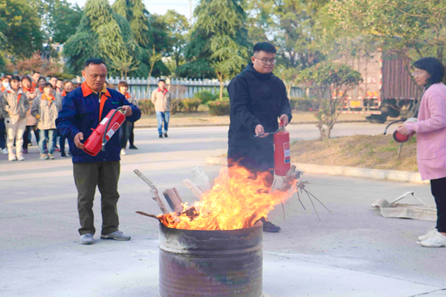 Компания проводит противопожарные учения